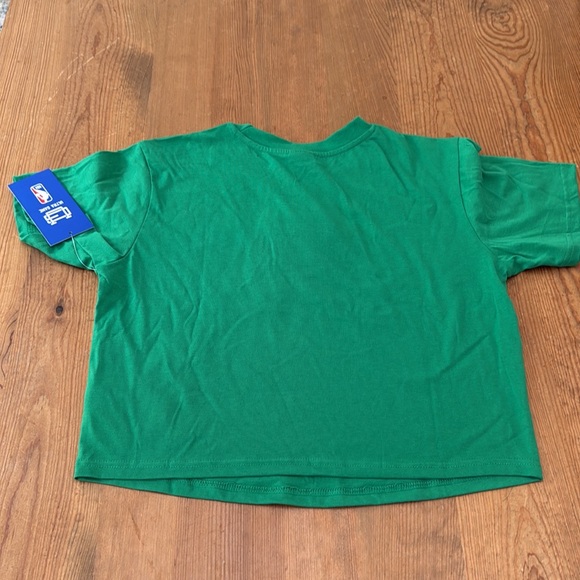 Cropped Boston Celtics Tee - Picture 4 of 4